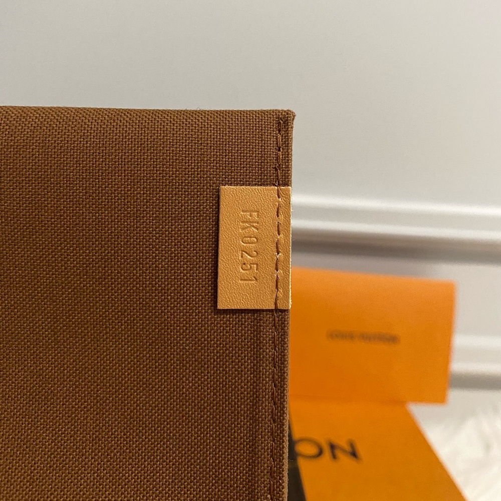 🆕 Authentic Louis Vuitton PETIT SAC PLAT - Picture 11 of 13